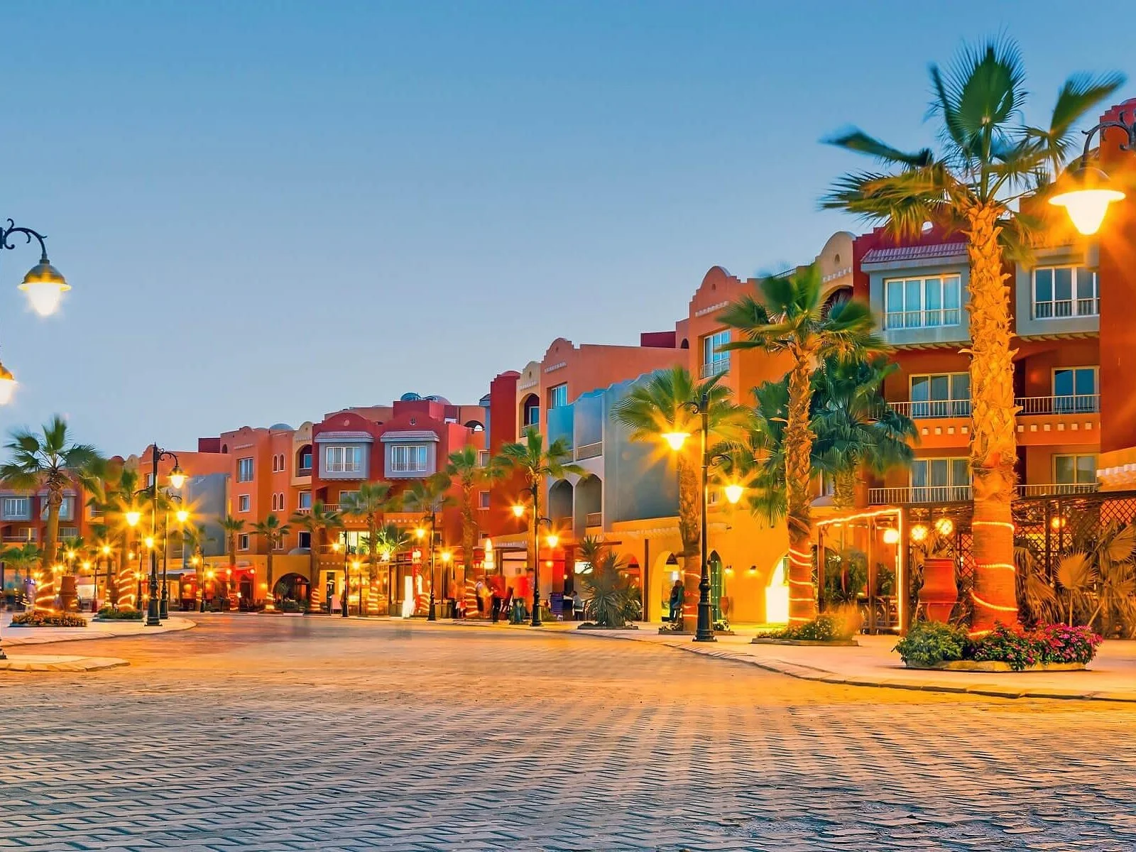 Hurghada: VIP private city tour & seafood lunch