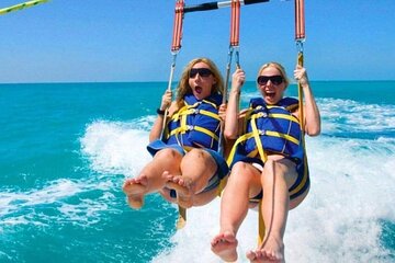 Parasailing in Sharm El Sheikh - Image 1