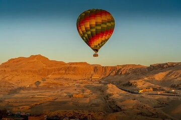 Marsa Alam: 2 Days Private Luxor Tour with Hot Air Balloon& Hotel - Image 4