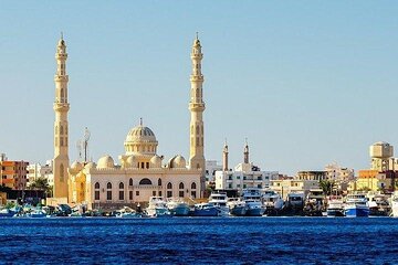 Private Guided City Tour of Hurghada from Marsa Alam - Image 1