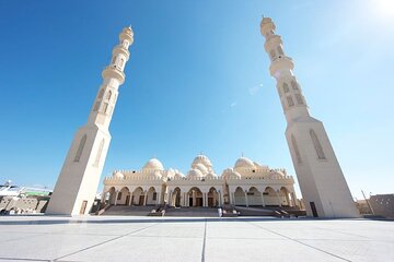 Private City Tour and Parasailing Adventure and Private transport - Hurghada - Image 2