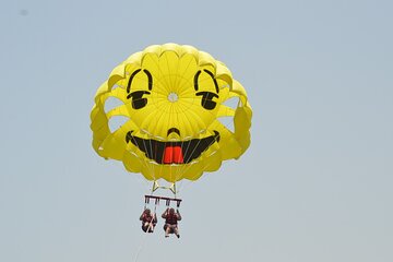 Private City Tour & Parasailing Adventure & Transfer - Hurghada - Image 4