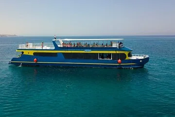 Enjoy 2 Hours Horse Ride, Parasailing & semi-submarine- Hurghada - Image 3