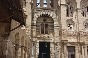 amazing Cairo Full Day Tour To the Egyptian Museum, Old Cairo &bazaar - Image 3