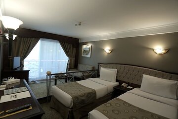 Amazing 4 nights Nile Cruise includes Tours Luxor to Aswan from Cairo by plane - Image 1