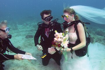 Enchanting Underwater Wedding Proposal Experience - Hurghada - Image 3