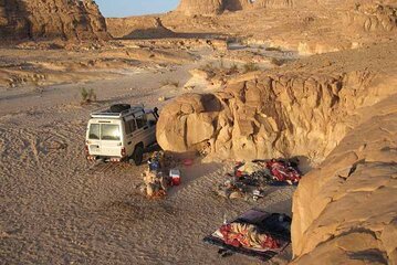 Hurghada Desert Quad Safari in small group with dinner and show - Image 4