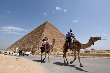 Cairo Day Trip: Pyramids, Egyptian Museum & Lunch - Hurghada - Image 4
