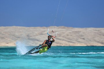 Adventure Awaits 4-Day Kite Surfing with Transfer- Hurghada - Image 4