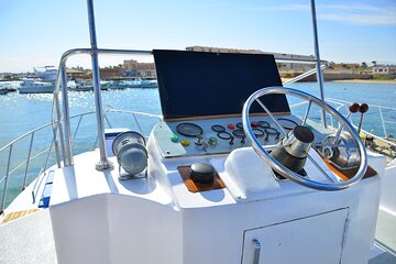 Private Boat Trip Up to 8 Pax with Lunch & Transfer from Hurghada - Image 2