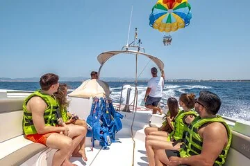 Conquest Semi-Submarine, Snorkeling & Parasailing – Hurghada - Image 3