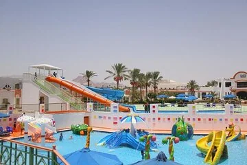 Full-Day Adventure: Makadi Water World Aqua Park with Transfers & Lunch