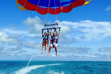Enjoy The Parasailing Experience in Hurghada - Image 1