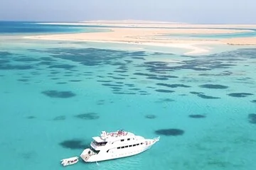 Ras Mohammed And White Island Luxurious Cruise with Lunch - Image 3