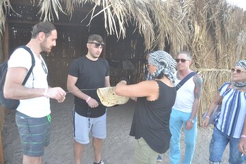 5-Hours Quad Bike Safari Desert with Oriental show in Hurghada - Image 4