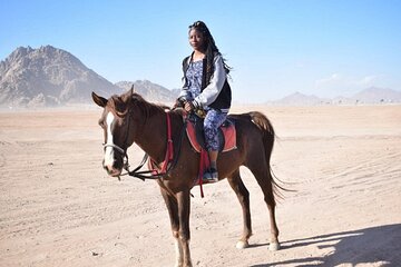 Experience Horse Ride Adventure in the Desert - Hurghada - Image 3