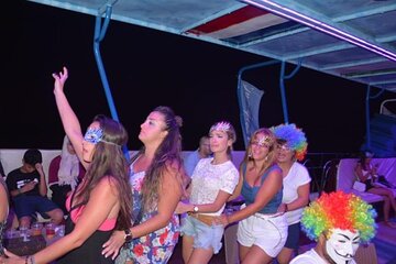 Boat Party with Belly Dancing & Seafood Dinner - Sharm El Sheikh - Image 4