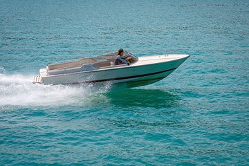 Hurghada: Private 4 Hours Speedboat Dolphin House Snorkling Tour - Image 1