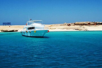 Snorkeling Day Trip To Hula Hula Island Bay By VIP Boat - Image 4