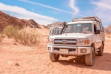 Jeep Safari Adventure Desert Tour With Dinner And Show - Image 3