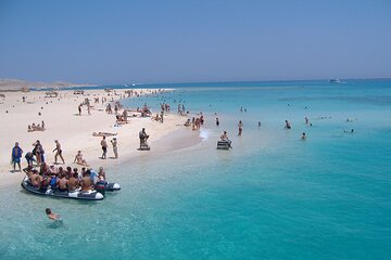7 Hour Red Sea Getaway Snorkeling and Paradise Island Tour - Image 4