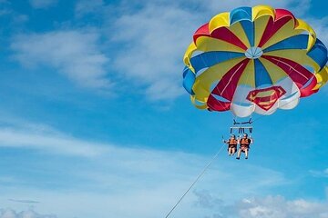 Sky-High Parasailing Fun Above Hurghada's Red Sea Waters - Image 3