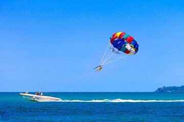Private Parasailing, Banana & Sofa Boat Experience in Hurghada - Image 2