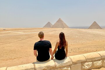 Full-Day Guided Trip to Cairo: Pyramids, Sphinx, Museum & Lunch - Image 4