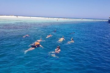 6 Islands Tour with Dolphin Watching and Snorkelling - Image 4