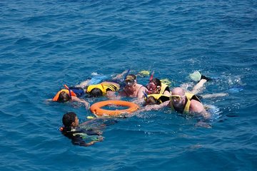 Snorkeling tour by boat and Intro Diving adventure - Image 2