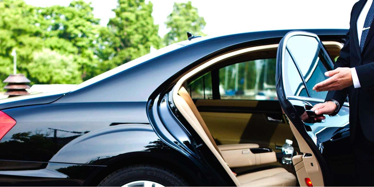 Cairo: Private Car Rental with Driver