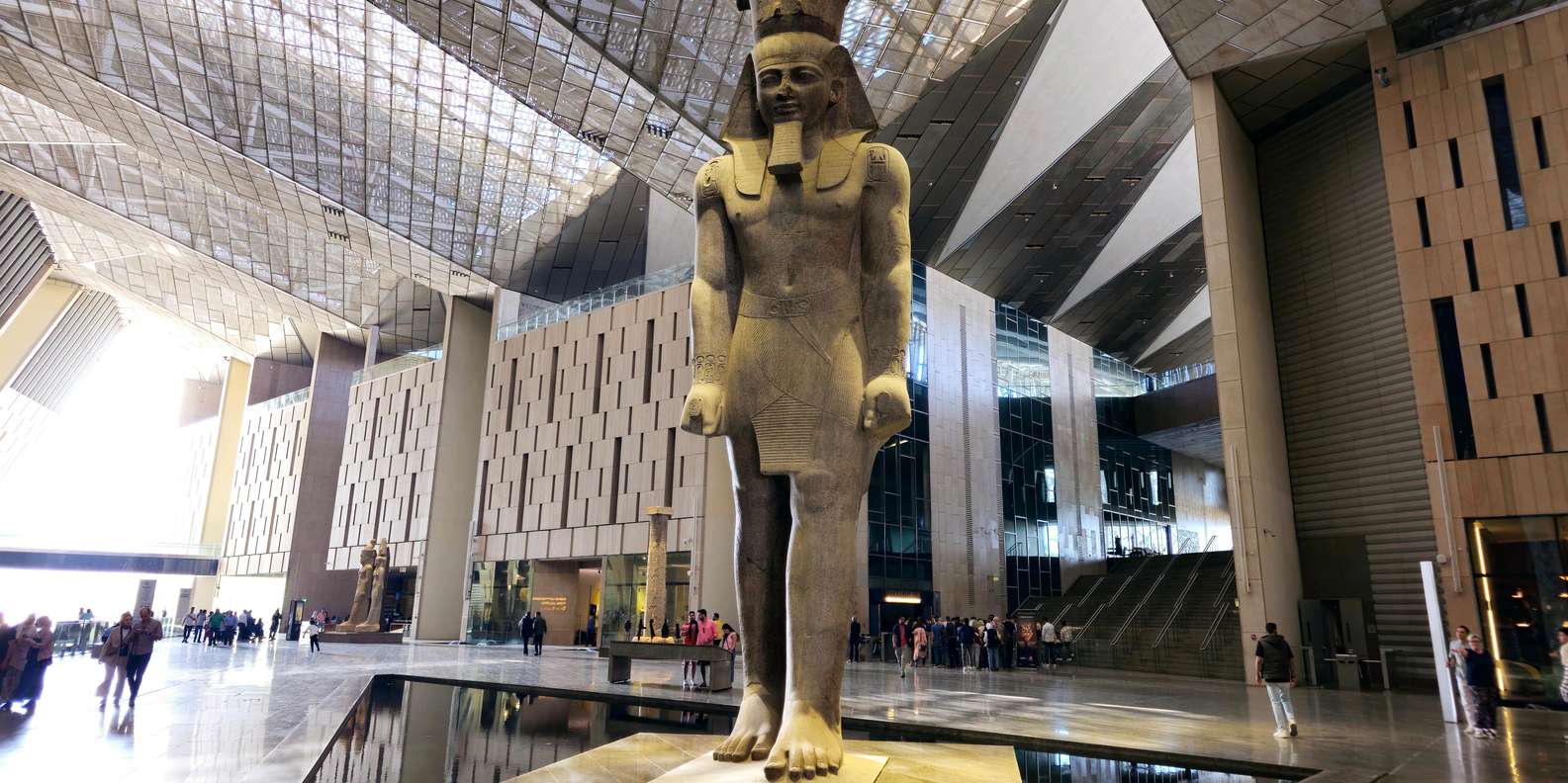 Hurghada: GEM, Pyramids & Cairo Day Trip