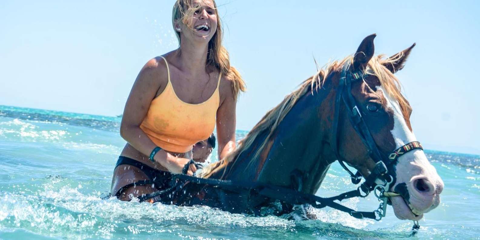 Hurghada: Desert & Sea Horse Riding Tour (Optional Swim)